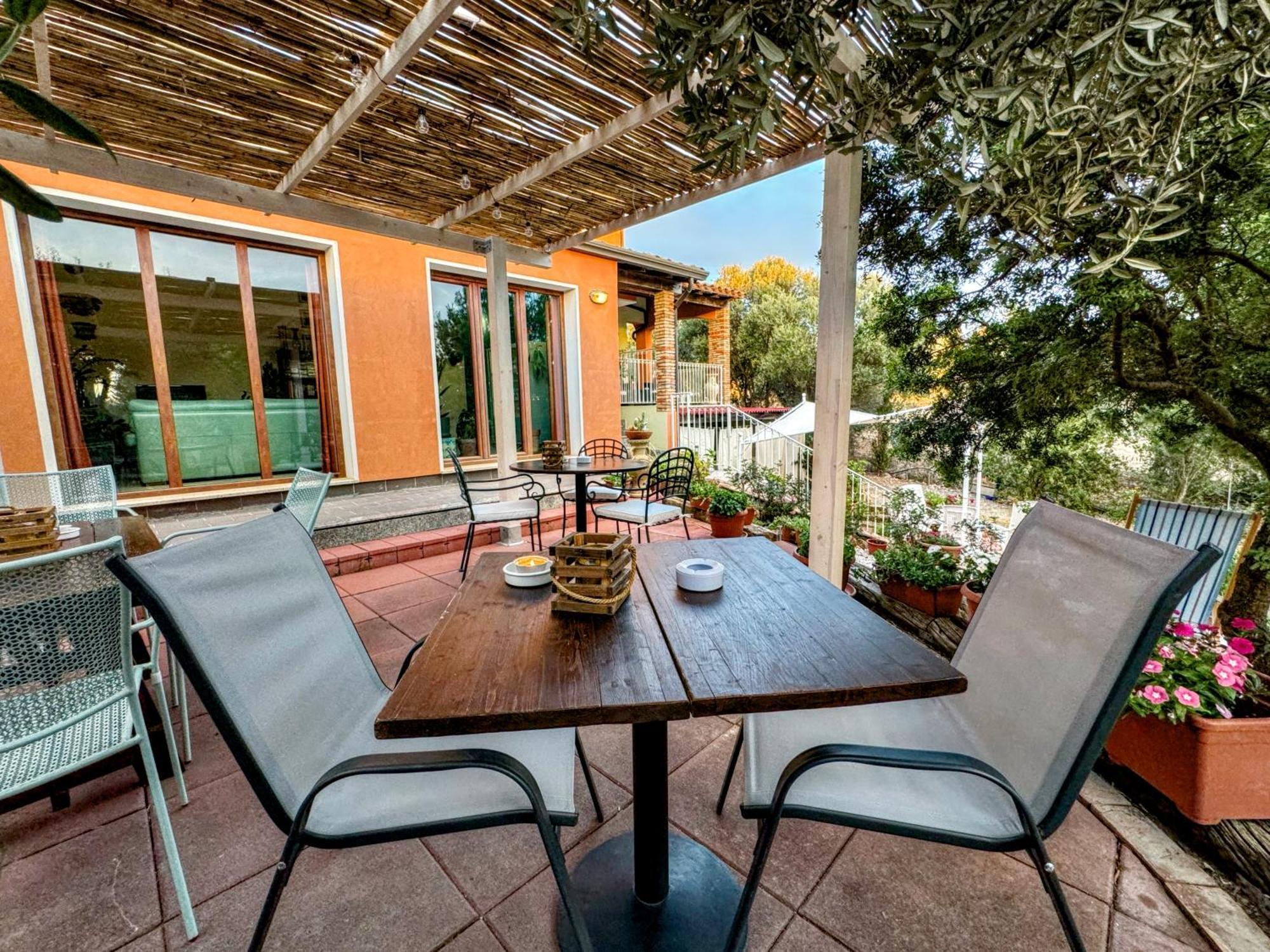 B&B Stell'E Mari SantʼAnna Arresi Exteriér fotografie